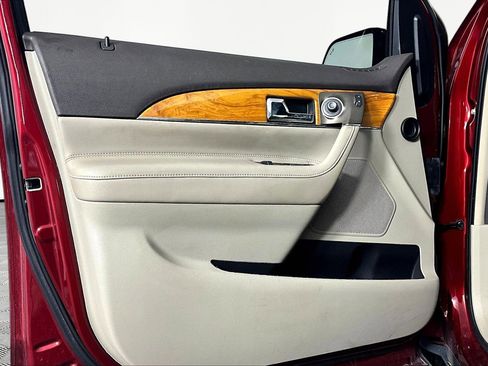 Used 2013 Lincoln MKX FWD image 19