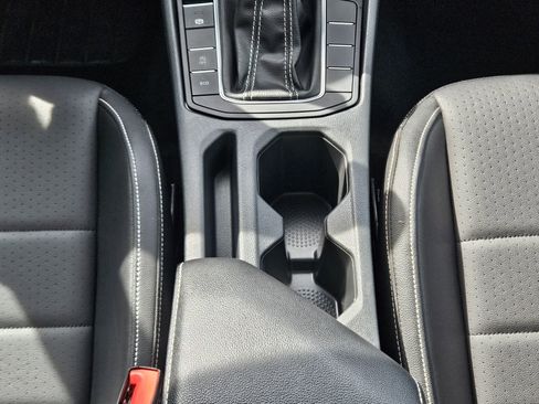 Used 2024 Volkswagen Jetta SE image 12