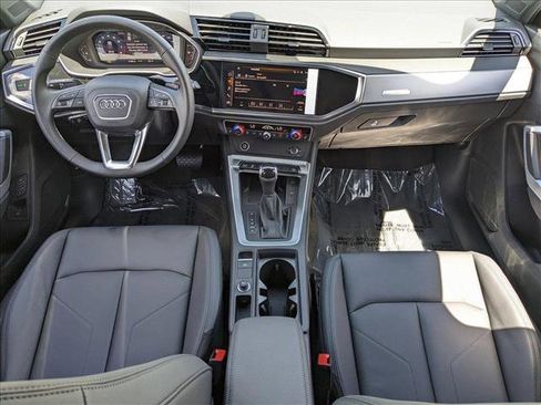 New 2025 Audi Q3 2.0T Premium image 13