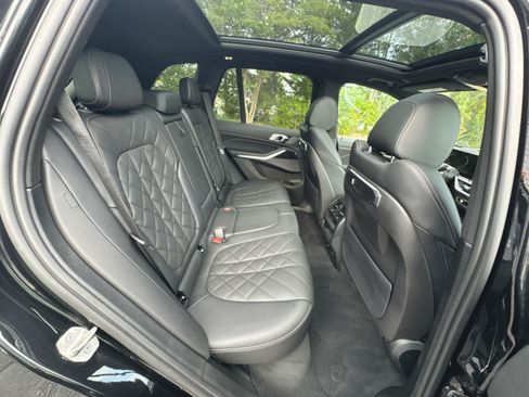 Used 2024 BMW X5 xDrive40i w/ M Sport Package AWD/4WD image 33
