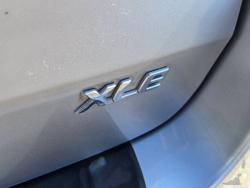 Used 2012 Toyota Sienna XLE FWD image 34