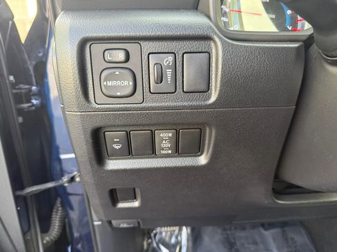 Used 2019 Toyota 4Runner SR5 Premium AWD/4WD image 31