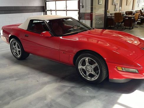 Used 1996 Chevrolet Corvette Convertible RWD image 8