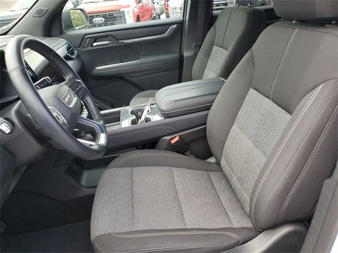 Used 2025 GMC Acadia Elevation image 24