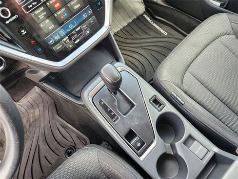 Used 2024 Subaru Crosstrek 2.0i Premium w/ Popular Package #3 image 19