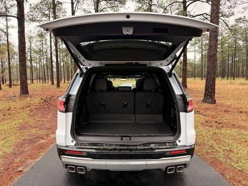 New 2026 GMC Acadia Denali w/ Super Cruise Package FWD image 9