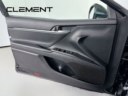 Used 2022 Toyota Camry LE image 26