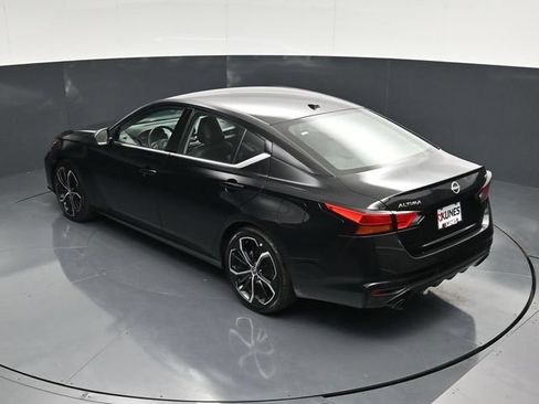 Used 2024 Nissan Altima 2.5 SR FWD image 50