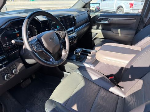 Used 2024 Chevrolet Silverado 1500 ZR2 w/ Technology Package AWD/4WD image 19