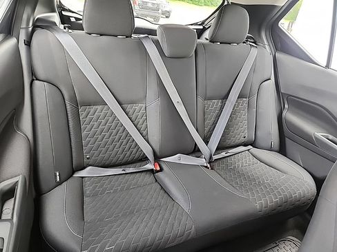 Used 2021 Nissan Kicks SV FWD image 34