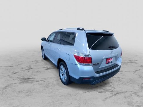 Used 2013 Toyota Highlander Limited AWD/4WD image 8