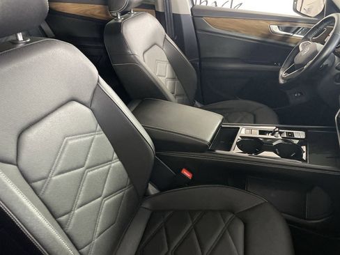 Used 2025 Volkswagen Atlas SE image 26