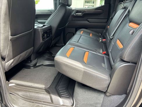 Used 2024 GMC Sierra 1500 AT4 w/ Technology Package AWD/4WD image 13