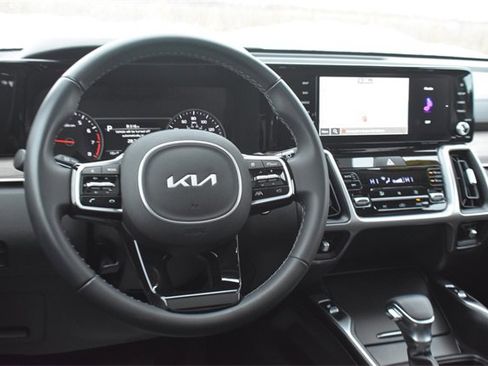 Certified 2023 Kia Sorento S w/ Panoramic Sunroof Package image 20