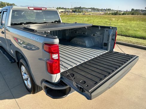 Used 2025 Chevrolet Silverado 1500 Custom image 22