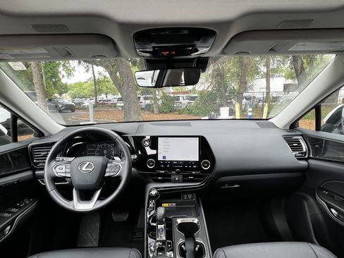 Used 2025 Lexus NX 250 FWD w/ Towing Package (2000 Lbs) image 35
