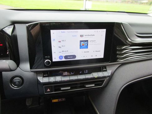 Used 2025 Toyota Camry LE image 25