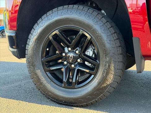 Used 2021 Chevrolet Silverado 1500 LT Trail Boss image 23