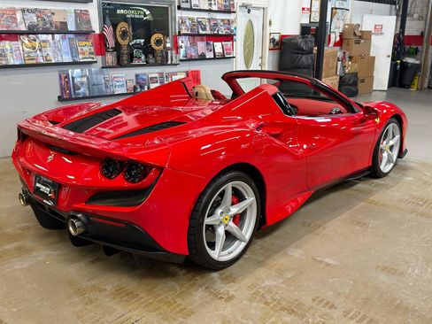 Used 2021 Ferrari F8 Tributo RWD image 6
