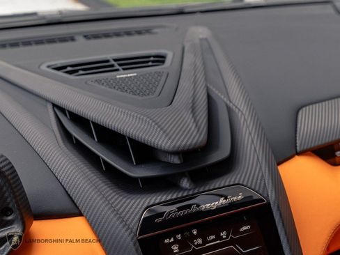 Used 2026 Lamborghini Revuelto AWD/4WD image 8