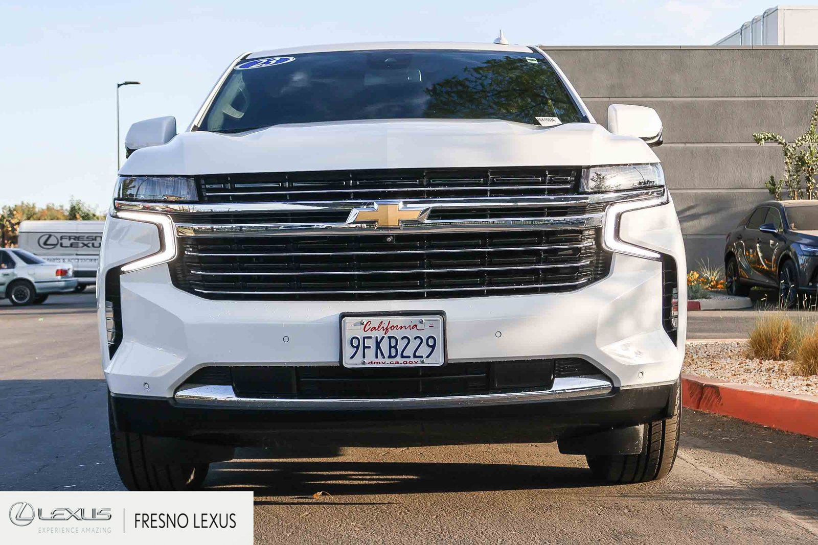 Used 2023 Chevrolet Tahoe LT w/ Luxury Package AWD/4WD image 2