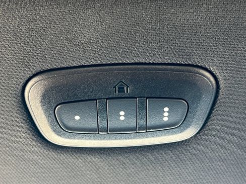 Used 2025 RAM 1500 Big Horn AWD/4WD image 32