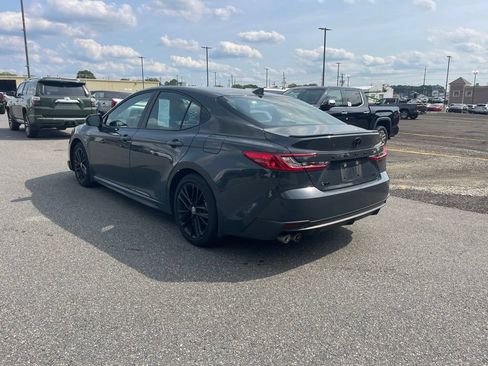 Used 2025 Toyota Camry SE FWD image 3