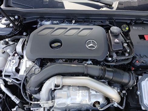 Used 2025 Mercedes-Benz CLA 250 4MATIC image 26