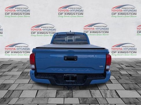 Used 2019 Toyota Tacoma TRD Off-Road image 4