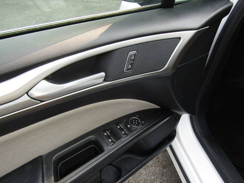 Used 2019 Ford Fusion S FWD image 20