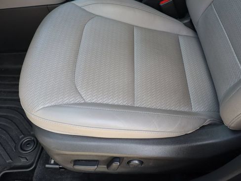 Used 2020 Hyundai Elantra Limited w/ Ultimate Package 03 FWD image 20