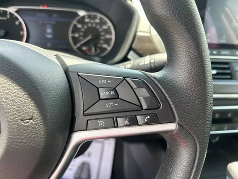 Used 2024 Nissan Altima 2.5 SV FWD image 19