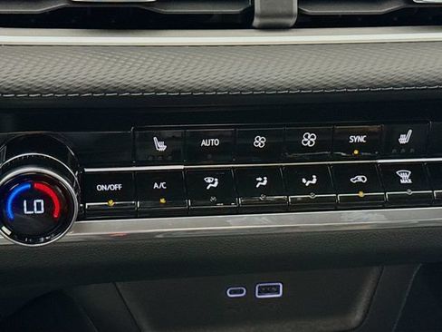 New 2026 Chevrolet Equinox LT w/ Convenience Package II FWD image 21