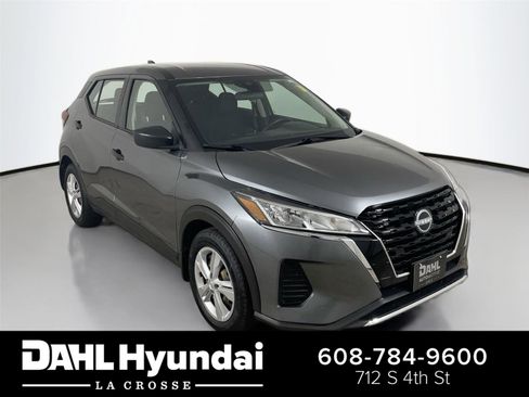 Used 2023 Nissan Kicks S image 1