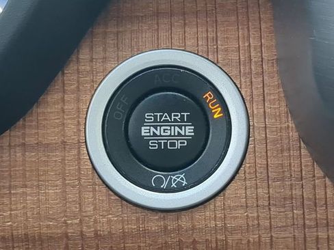 Used 2020 RAM 2500 Limited image 33