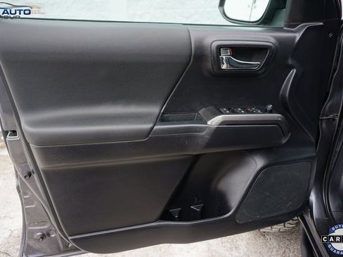 Used 2021 Toyota Tacoma TRD Off-Road w/ Technology Package image 23