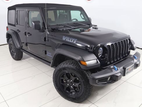 Used 2023 Jeep Wrangler Unlimited w/ Cold Weather Group image 16