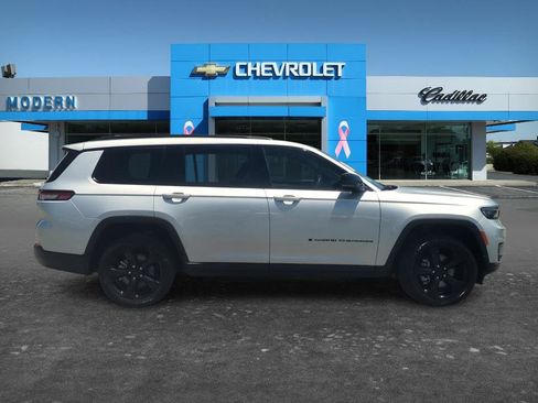 Used 2023 Jeep Grand Cherokee L Altitude AWD/4WD image 6
