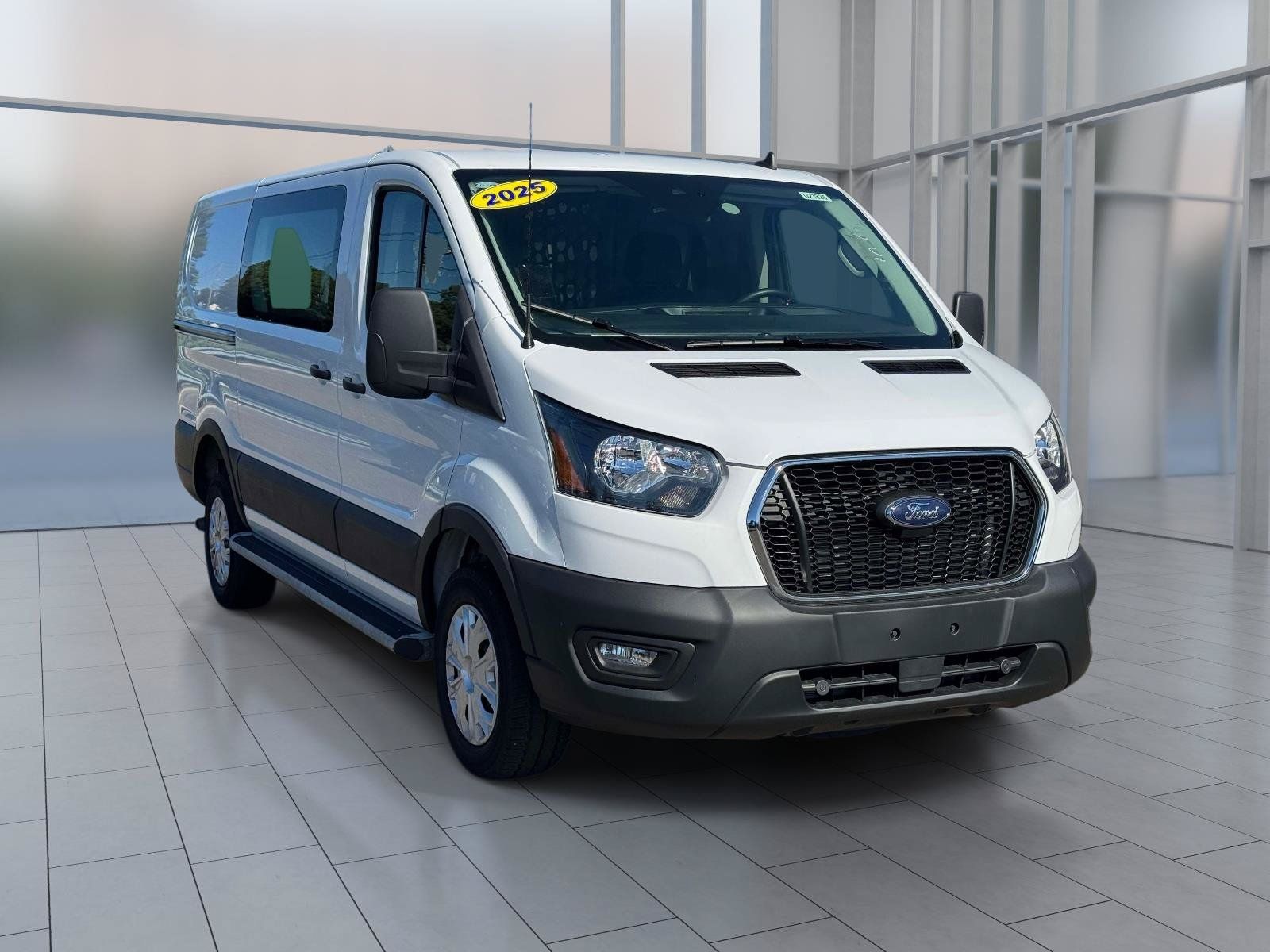 Used 2025 Ford Transit 250 Low Roof w/ Exterior Upgrade Package RWD image 2
