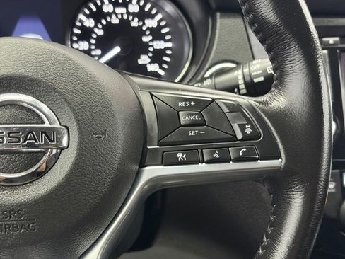 Used 2018 Nissan Rogue SV w/ Premium Package AWD/4WD image 22