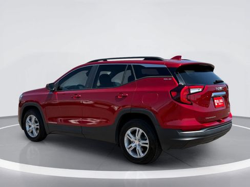 Used 2022 GMC Terrain SLE w/ Driver Convenience Package AWD/4WD image 4