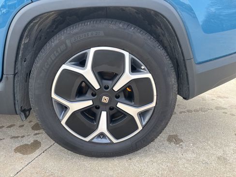 Used 2022 Rivian R1T Adventure image 8