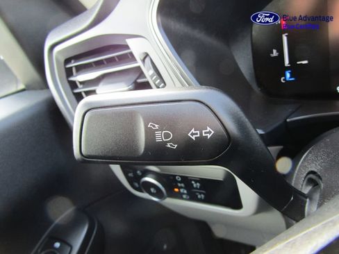 Certified 2025 Ford Escape SE FWD image 31