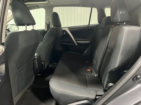 Used 2018 Toyota RAV4 XLE image 6