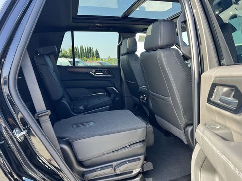 New 2026 GMC Yukon Denali w/ Sun & Power Step Package image 32