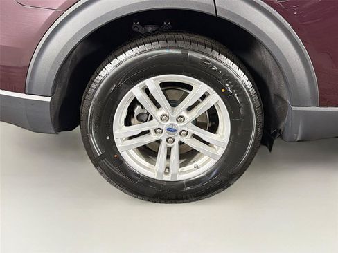 Used 2022 Ford Explorer XLT w/ Equipment Group 202A AWD/4WD image 34