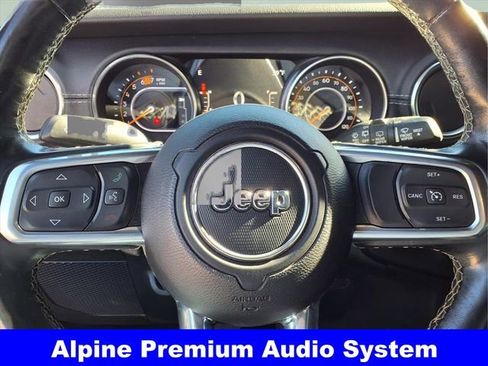 Used 2020 Jeep Wrangler Unlimited Sahara image 17