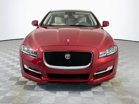 Used 2018 Jaguar XJ R-Sport AWD/4WD image 2