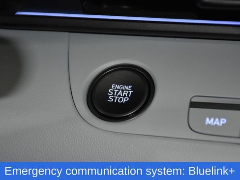 New 2025 Hyundai Elantra Limited image 12