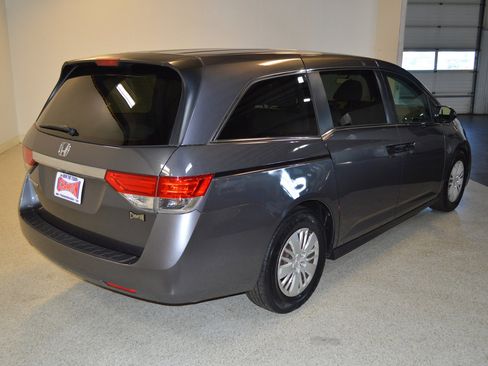 Used 2016 Honda Odyssey LX image 3